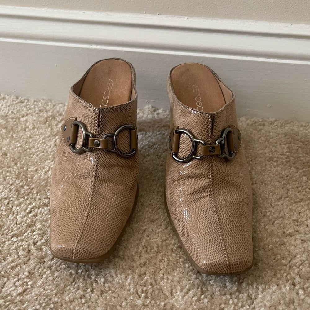 Aerosoles Beige Textured Mules with Buckle Detail